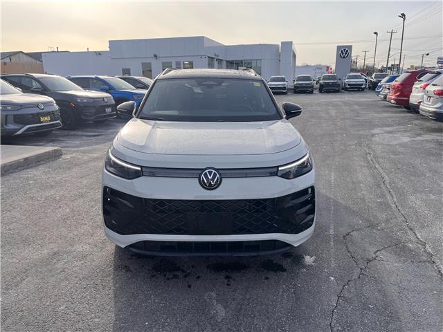 2025 Volkswagen Tiguan Comfortline R-Line Black Edition (Stk: VU1670) in Sarnia - Image 8 of 21