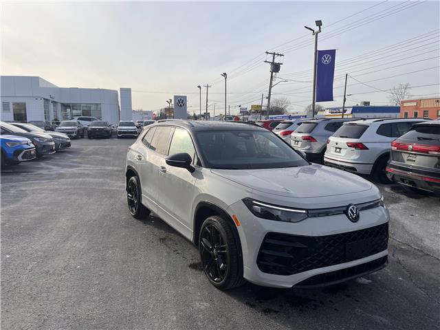 2025 Volkswagen Tiguan Comfortline R-Line Black Edition (Stk: VU1670) in Sarnia - Image 7 of 21