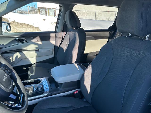 2024 Kia Carnival LX (Stk: 930) in Kitchener - Image 6 of 7