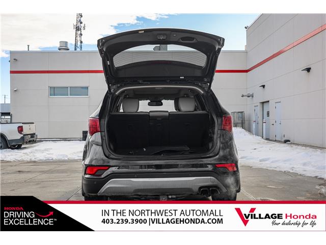 2017 Hyundai Santa Fe Sport 2.0T Ultimate (Stk: TVW8996A) in Calgary - Image 9 of 31