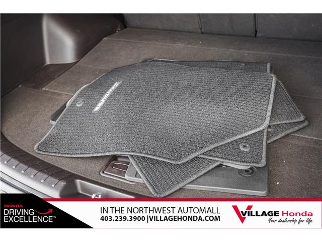 2017 Hyundai Santa Fe Sport 2.0T Ultimate (Stk: TVW8996A) in Calgary - Image 10 of 31