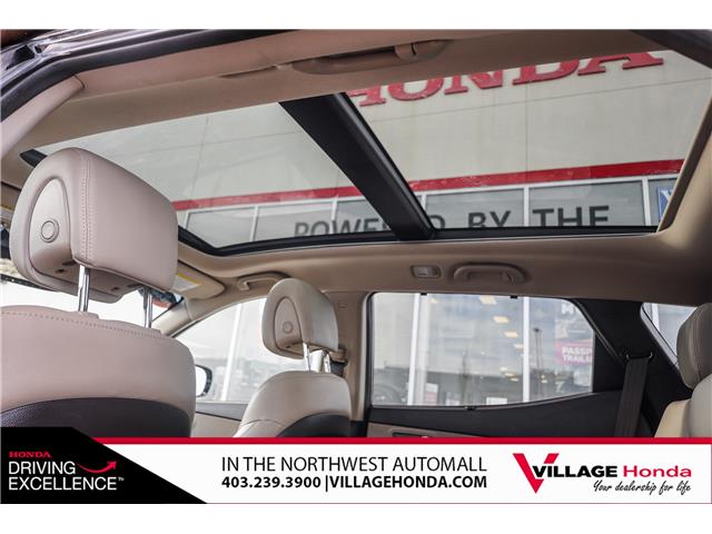 2017 Hyundai Santa Fe Sport 2.0T Ultimate (Stk: TVW8996A) in Calgary - Image 30 of 31