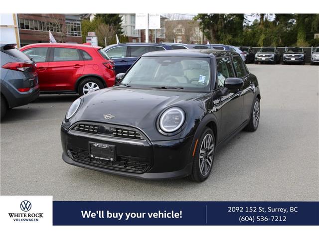 2025 MINI 5 Door Cooper C (Stk: ST042886A) in Vancouver - Image 1 of 13