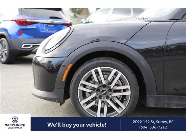 2025 MINI 5 Door Cooper C (Stk: ST042886A) in Vancouver - Image 2 of 13