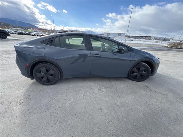 2026 Toyota Prius Plug-In Hybrid SE (Stk: 3070586) in Cranbrook - Image 6 of 19