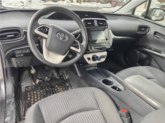 2018 Toyota Prius Base in Ottawa - Image 2 of 7