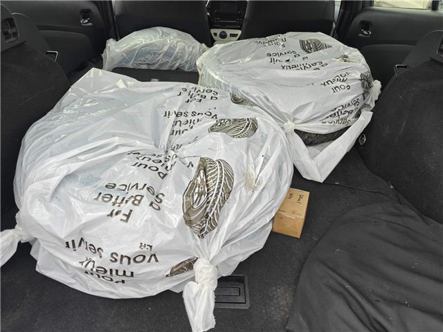 2018 Toyota Prius Base in Ottawa - Image 6 of 7