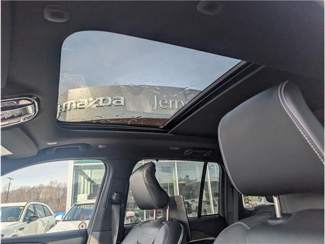 2023 Jeep Grand Cherokee 4xe Overland (Stk: 03527R) in Owen Sound - Image 17 of 20
