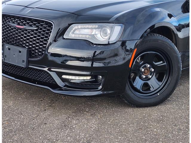 2022 Chrysler 300 S (Stk: J25112-2) in Brandon - Image 2 of 21