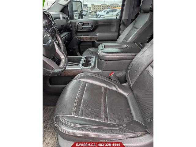 2020 GMC Sierra 3500HD Denali (Stk: 303019) in Lethbridge - Image 10 of 15