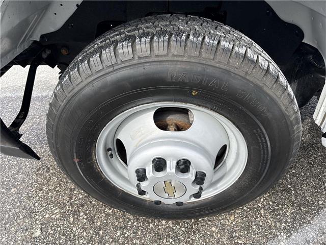 2024 Chevrolet Express Cutaway Work Van (Stk: ATNP6305) in Vaughan - Image 10 of 29