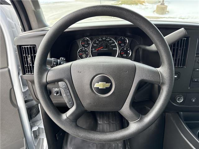 2024 Chevrolet Express Cutaway Work Van (Stk: ATNP6305) in Vaughan - Image 13 of 29