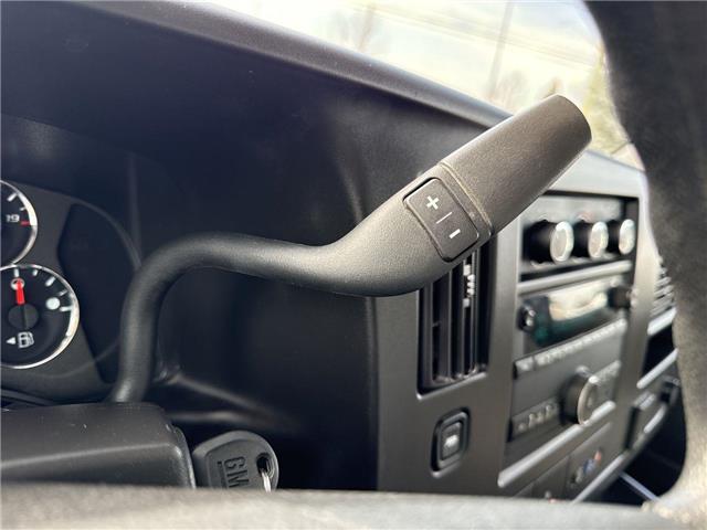 2024 Chevrolet Express Cutaway Work Van (Stk: ATNP6305) in Vaughan - Image 17 of 29