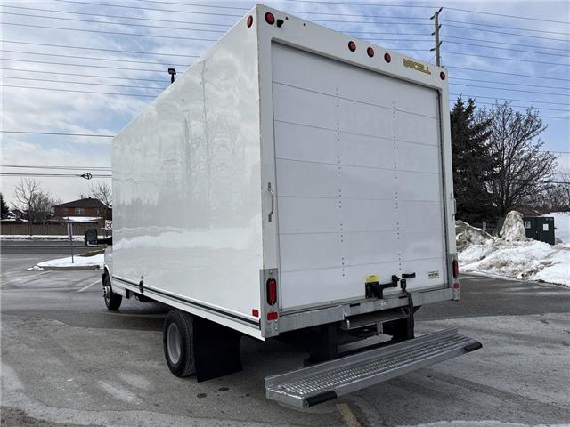 2024 Chevrolet Express Cutaway Work Van (Stk: ATNP6305) in Vaughan - Image 19 of 29