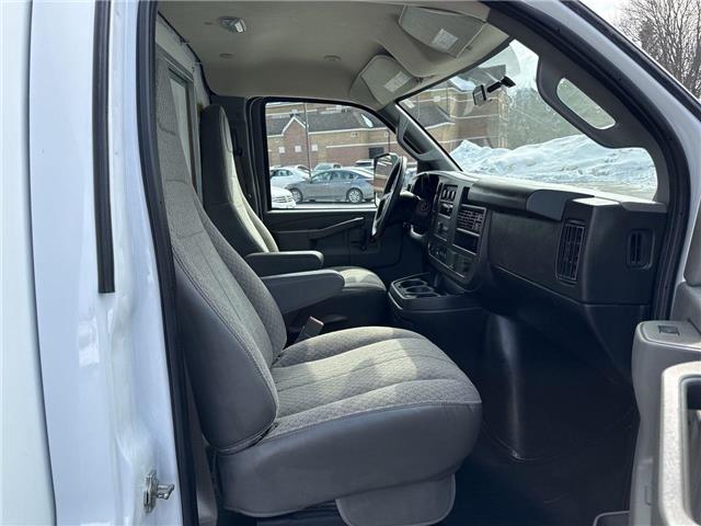 2024 Chevrolet Express Cutaway Work Van (Stk: ATNP6305) in Vaughan - Image 20 of 29