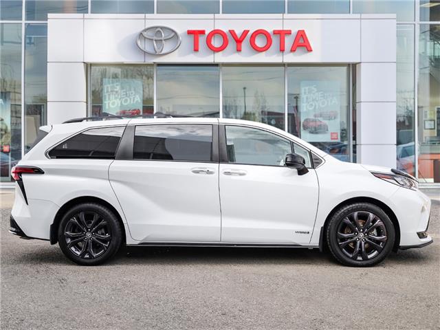2021 Toyota Sienna XSE 7-Passenger (Stk: 6520) in Welland - Image 2 of 30