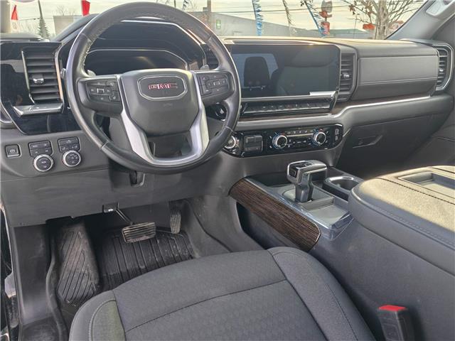 2022 GMC Sierra 1500 Elevation in Ottawa - Image 2 of 11