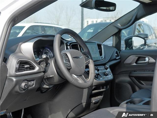 2026 Chrysler Pacifica Select (Stk: T8071) in Hamilton - Image 13 of 27 2026 Chrysler Pacifica Select (Stk: T8071) in Hamilton - Image 13 of 27