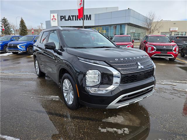 2024 Mitsubishi Outlander LE (Stk: 8989) in Calgary - Image 1 of 25