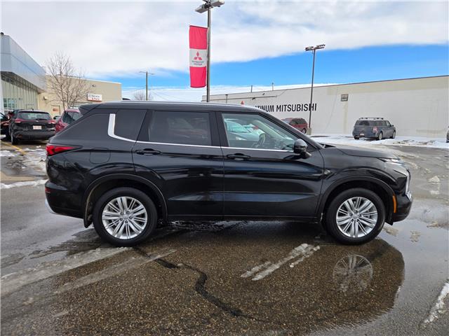 2024 Mitsubishi Outlander LE (Stk: 8989) in Calgary - Image 8 of 25