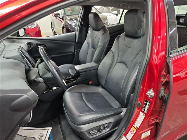 2018 Toyota Prius Prime Upgrade (Stk: 10U6453) in Markham - Image 11 of 32