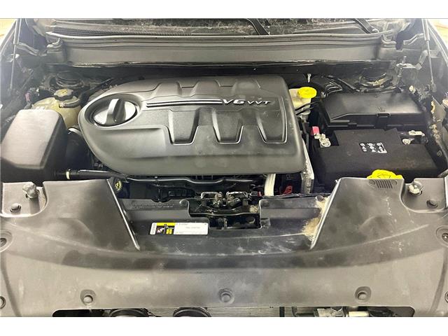 2017 Jeep Cherokee Overland (Stk: X3644A) in London - Image 9 of 35