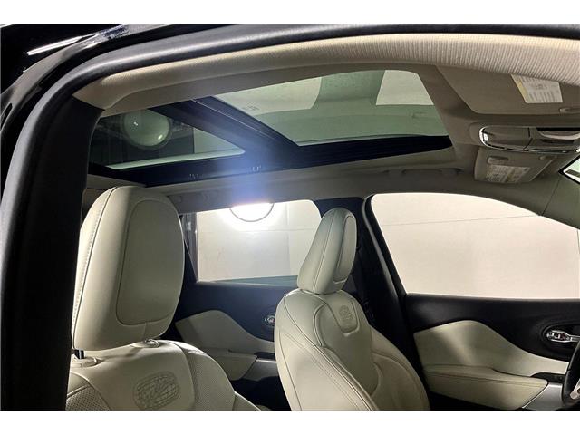 2017 Jeep Cherokee Overland (Stk: X3644A) in London - Image 17 of 35