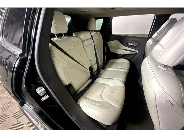 2017 Jeep Cherokee Overland (Stk: X3644A) in London - Image 29 of 35