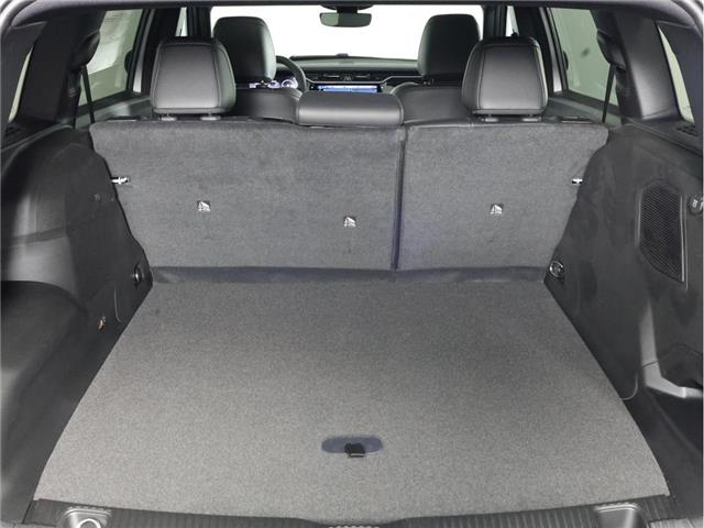 2026 Jeep Cherokee (Stk: 26J077) in Calgary - Image 8 of 21 2026 Jeep Cherokee (Stk: 26J077) in Calgary - Image 8 of 21