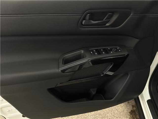 2024 Nissan Pathfinder SV (Stk: 43596J) in Belleville - Image 15 of 27