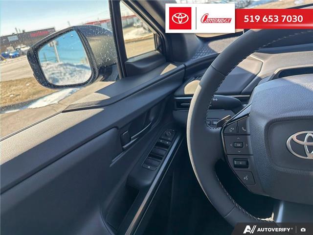 2026 Toyota bZ XLE (Stk: 2602021) in Cambridge - Image 17 of 25