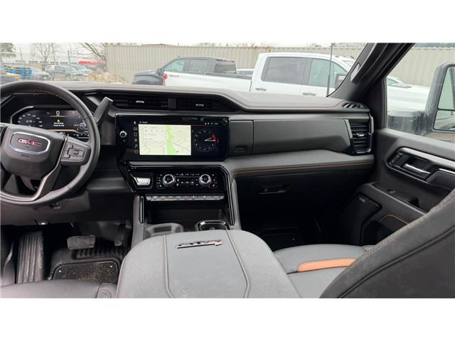 2025 GMC Sierra 2500HD AT4 (Stk: 171473) in London - Image 9 of 11