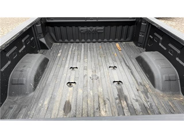2025 GMC Sierra 2500HD AT4 (Stk: 171473) in London - Image 7 of 11