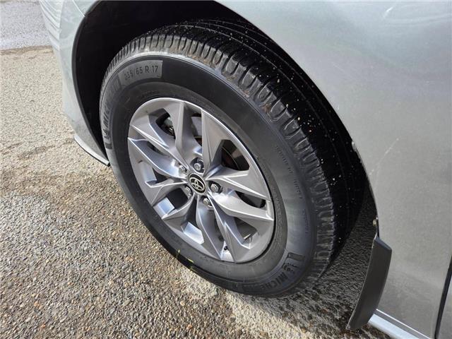 2021 Toyota Sienna LE 8-Passenger (Stk: 7006A) in Calgary - Image 4 of 9