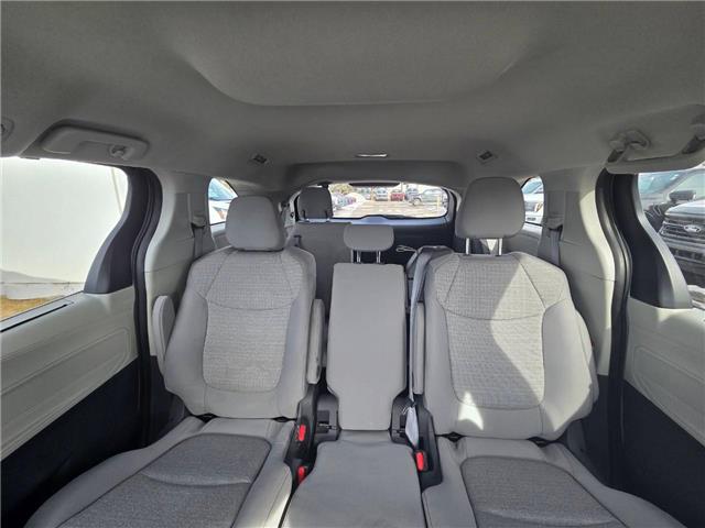 2021 Toyota Sienna LE 8-Passenger (Stk: 7006A) in Calgary - Image 9 of 9