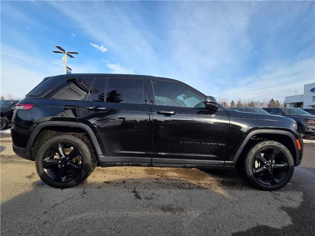 2024 Jeep Grand Cherokee Laredo (Stk: 7081) in Calgary - Image 3 of 9