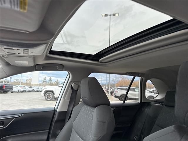 2022 Toyota RAV4 XLE (Stk: C299744K) in Cranbrook - Image 13 of 19