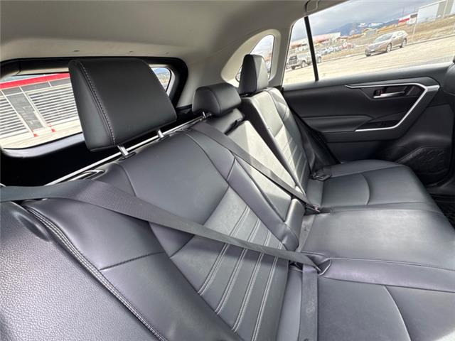 2022 Toyota RAV4 XLE (Stk: W257554K) in Cranbrook - Image 10 of 20