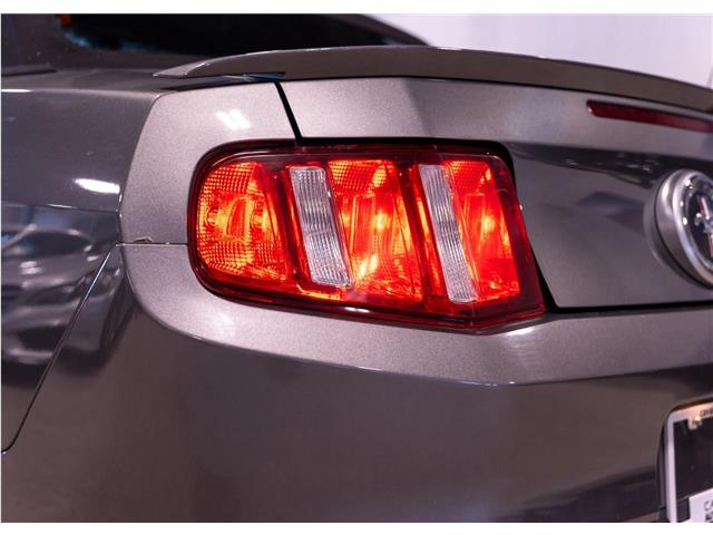 2010 Ford Mustang V6 (Stk: R69225) in Calgary - Image 6 of 21 2010 Ford Mustang V6 (Stk: R69225) in Calgary - Image 6 of 21