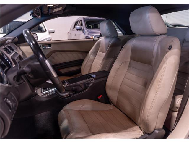 2010 Ford Mustang V6 (Stk: R69225) in Calgary - Image 12 of 21 2010 Ford Mustang V6 (Stk: R69225) in Calgary - Image 12 of 21