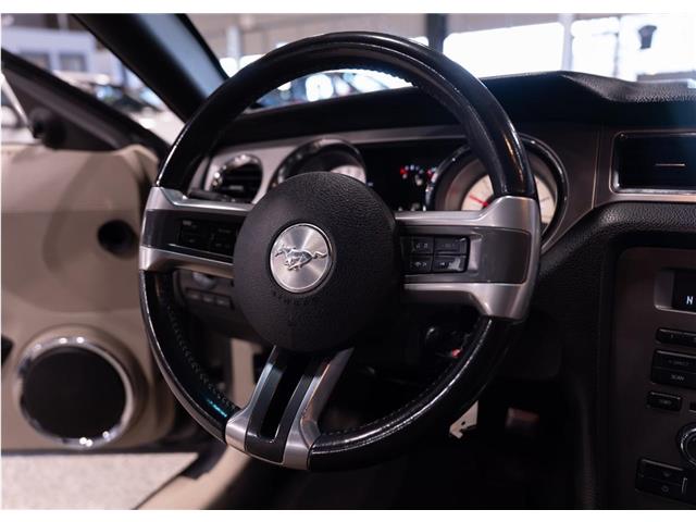 2010 Ford Mustang V6 (Stk: R69225) in Calgary - Image 13 of 21 2010 Ford Mustang V6 (Stk: R69225) in Calgary - Image 13 of 21