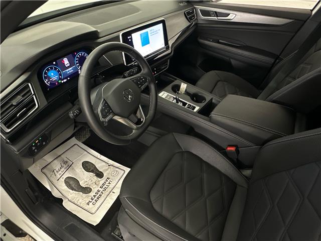 2025 Volkswagen Atlas Cross Sport 2.0 TSI Comfortline (Stk: 43606J) in Belleville - Image 13 of 27