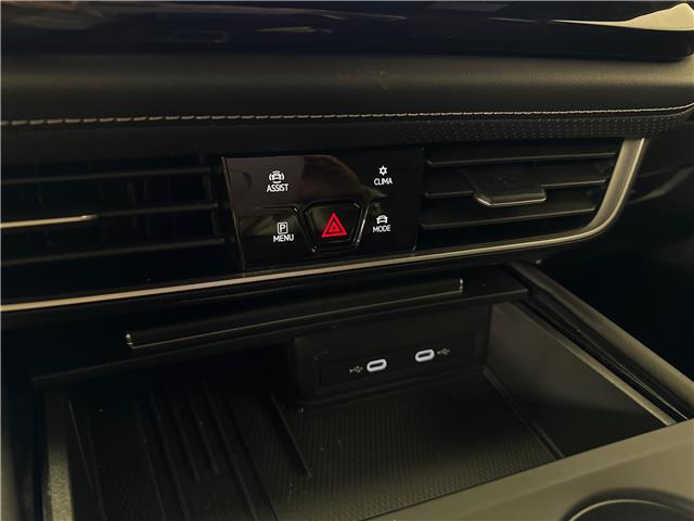 2025 Volkswagen Atlas Cross Sport 2.0 TSI Comfortline (Stk: 43606J) in Belleville - Image 19 of 27