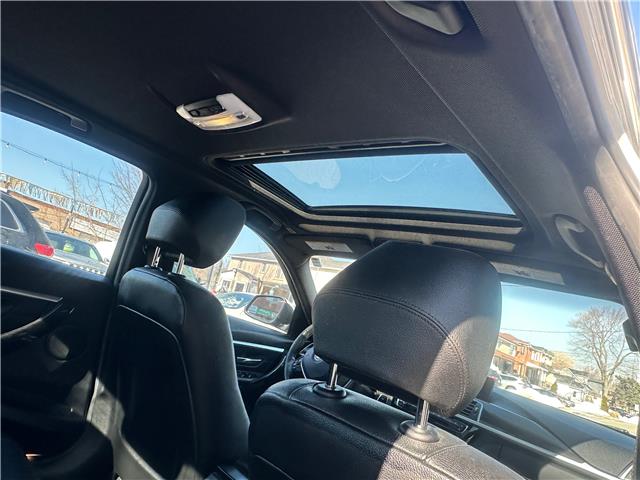 2017 BMW 330i xDrive (Stk: B003813) in Scarborough - Image 10 of 17