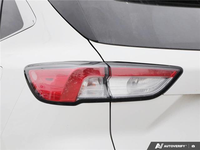 2022 Ford Escape Titanium Hybrid (Stk: P6537) in London - Image 10 of 26