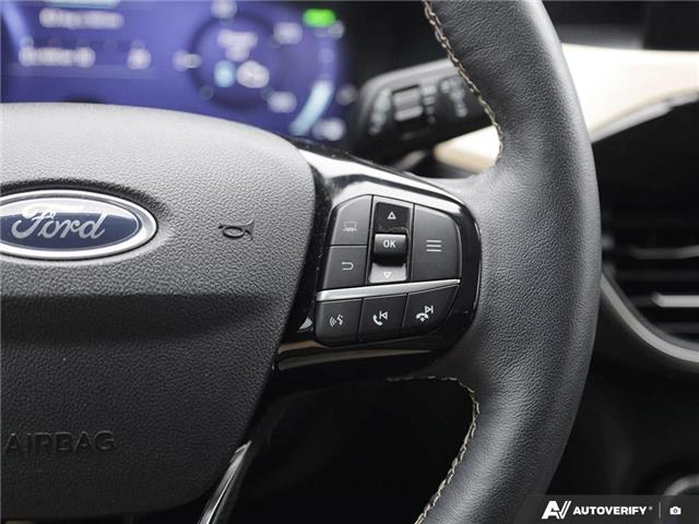 2022 Ford Escape Titanium Hybrid (Stk: P6537) in London - Image 17 of 26