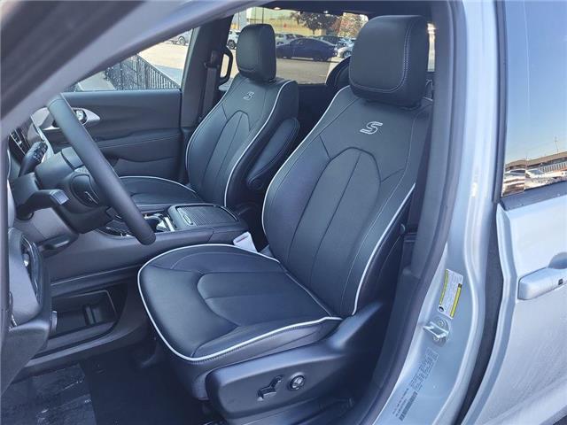 2026 Chrysler Pacifica Limited (Stk: 260045) in Windsor - Image 13 of 26