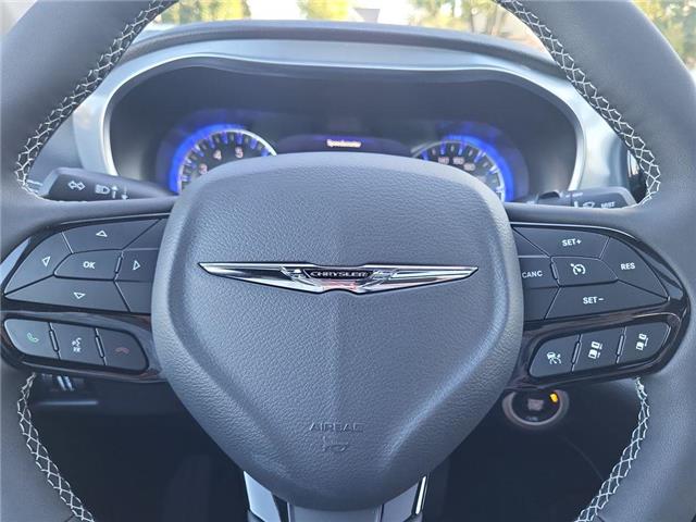 2026 Chrysler Pacifica Limited (Stk: 260045) in Windsor - Image 14 of 26