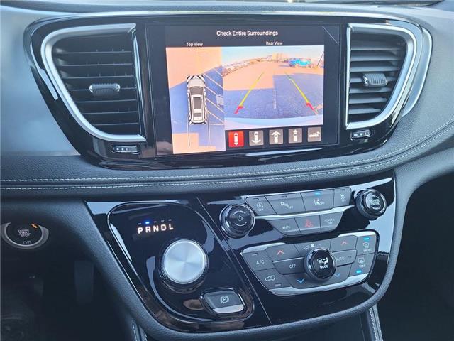 2026 Chrysler Pacifica Limited (Stk: 260045) in Windsor - Image 16 of 26