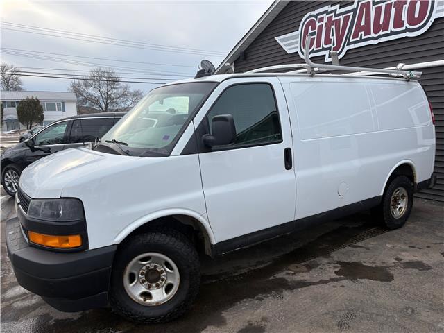 2018 Chevrolet Express 2500 Work Van in Sussex - Image 2 of 12
